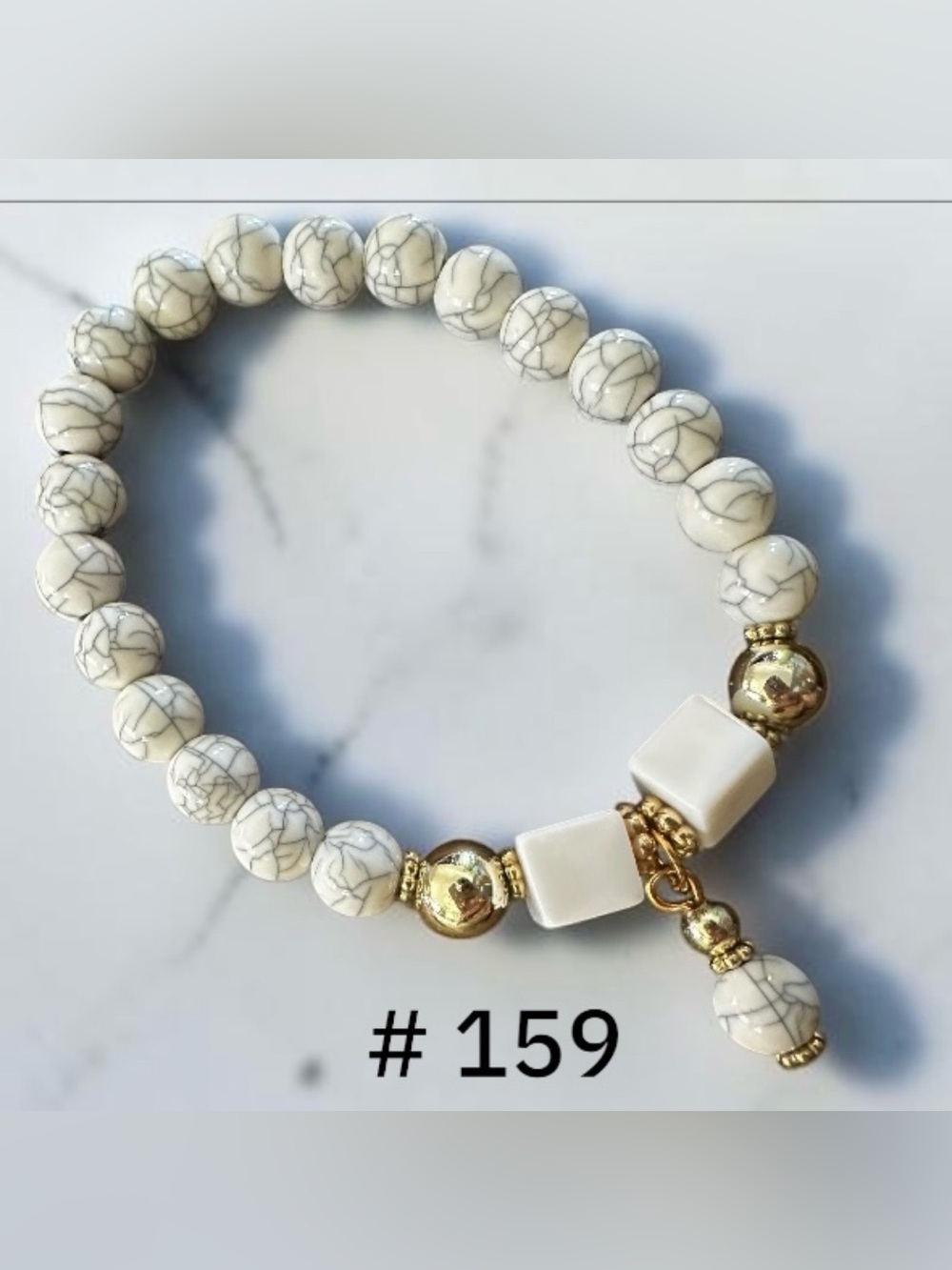 White Marbled Beaded Stretch Bracelet Gold Tone Dangle Charm NWOT